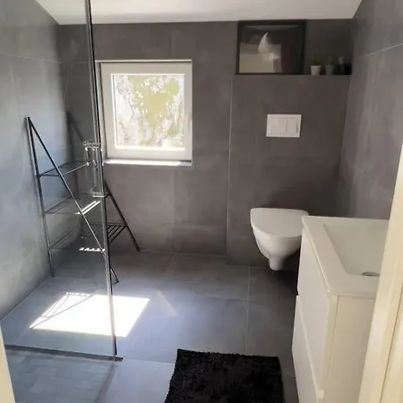 Floor Arossanden 5 A Apartman *